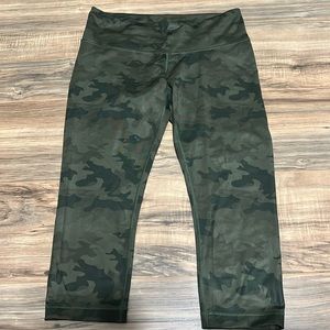 Lululemon crop leggings size 8